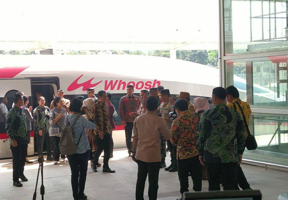 Jokowi Berencana Whoosh Bisa Layani Penumpang Sampai Surabaya