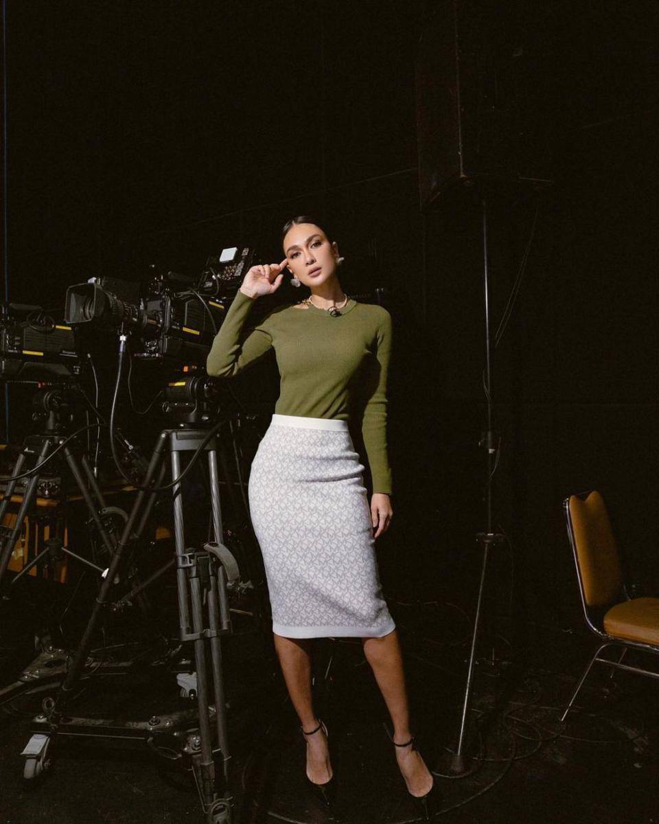 Luna Maya (instagram.com/lunamaya)