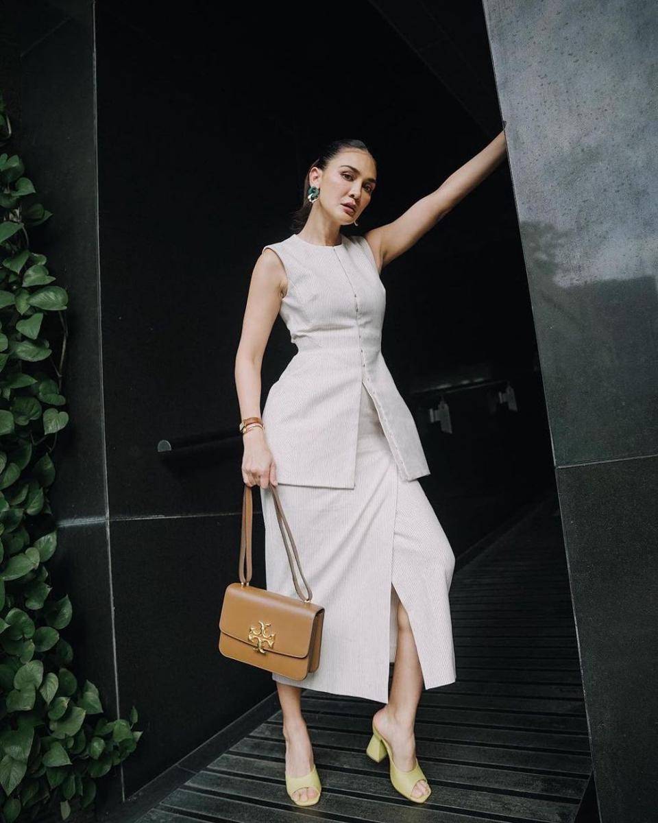 Luna Maya (instagram.com/lunamaya)