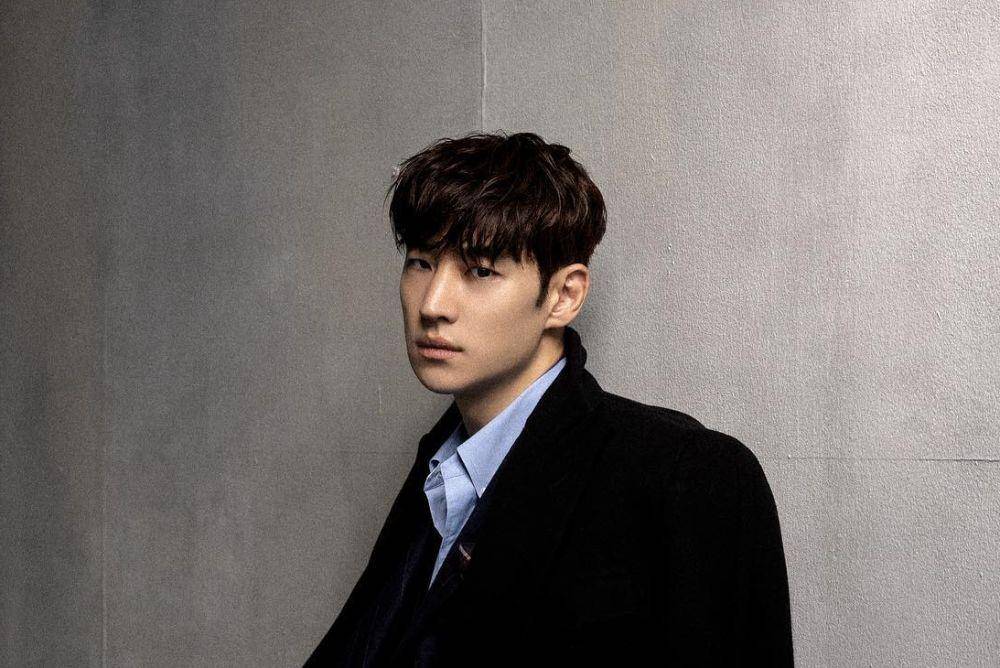 Lee Je Hoon (Voguehongkong via Instagram.com/leejehoon_official)