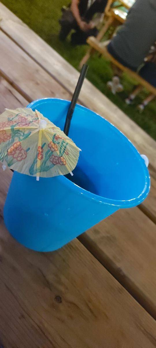potret penyajian minuman gak masuk akal (reddit.com/user/Jimijack)