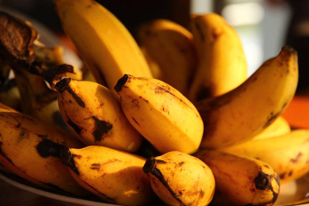 buah pisang (unsplash.com/Fabrizio Frigeni)
