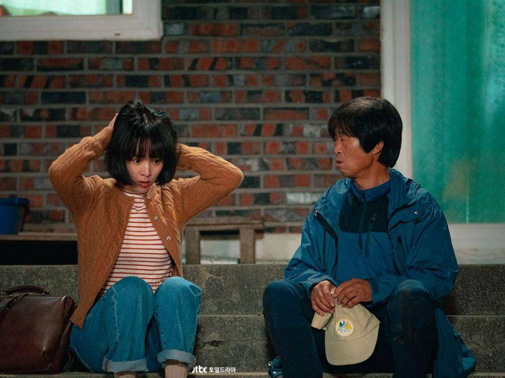 still cut Behind Your Touch (instagram.com/jtbcdrama)