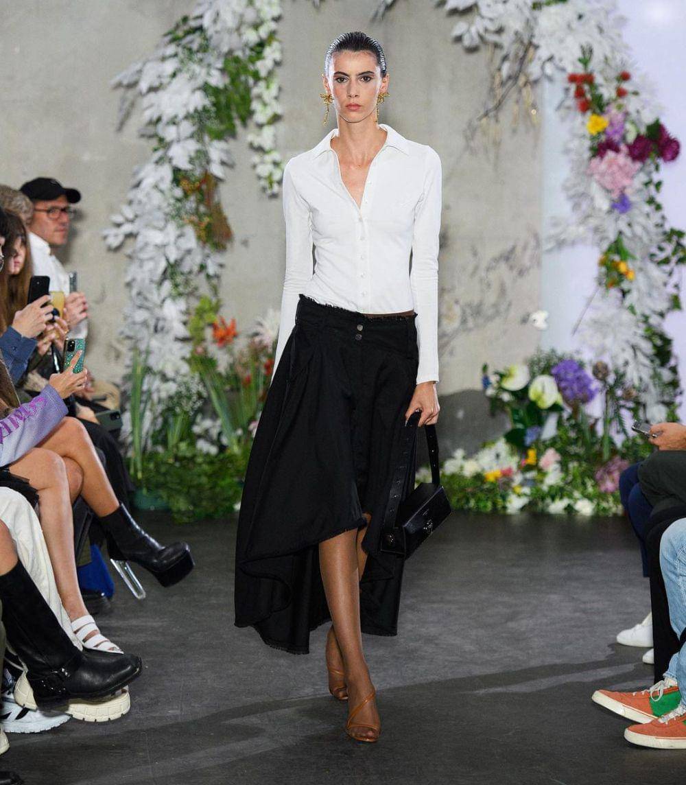 Koleksi Weinsanto di Paris Fashion Week 2023 (instagram.com/weinsanto)