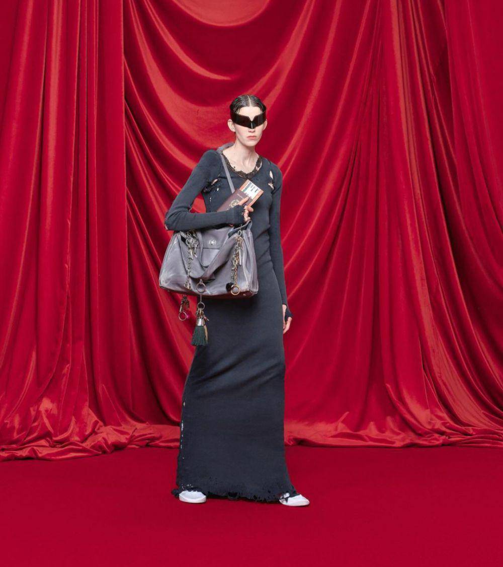 Koleksi Balenciaga di Paris Fashion Week 2023 (instagram.com/balenciaga)