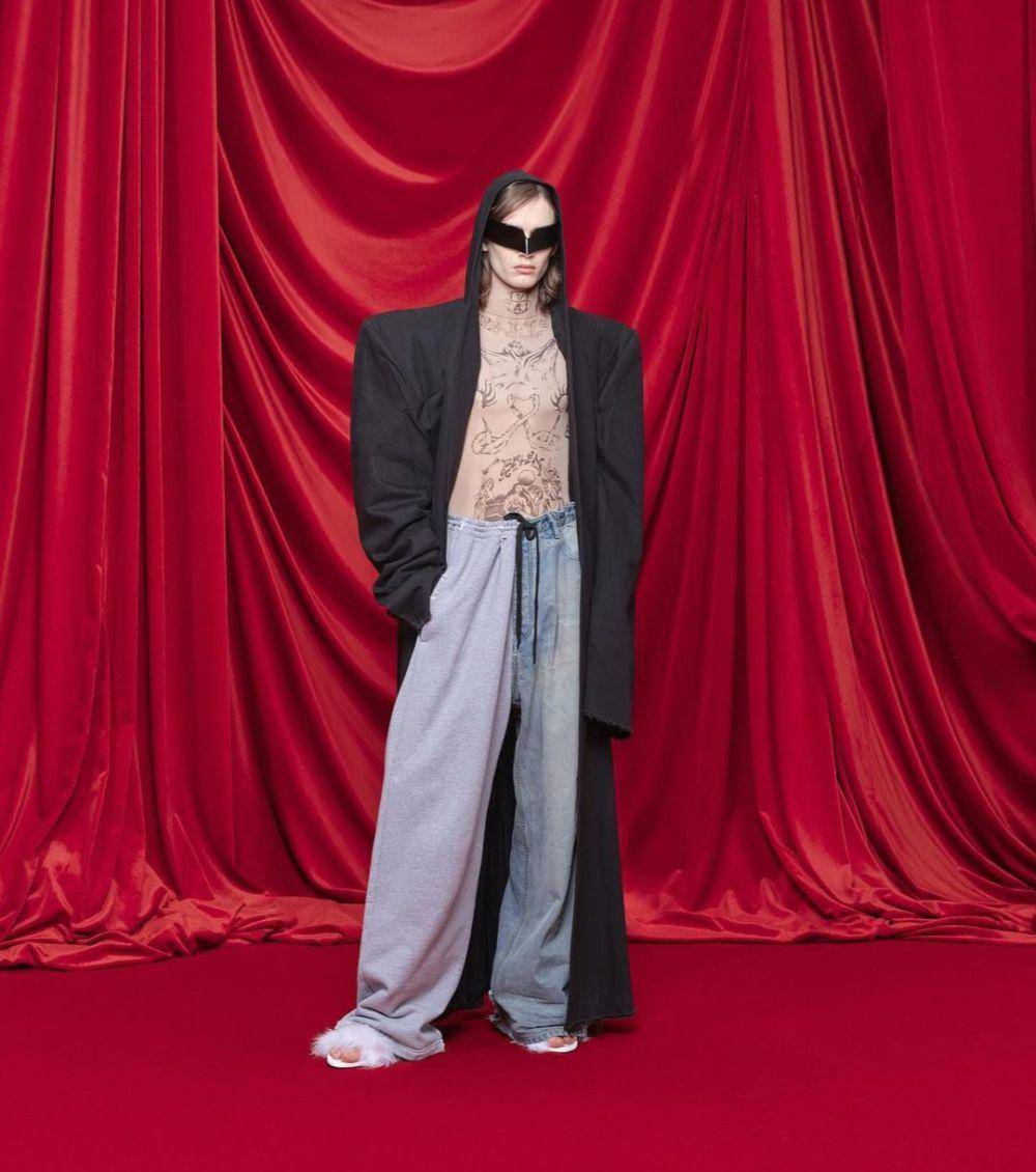 Koleksi Balenciaga di Paris Fashion Week 2023 (instagram.com/balenciaga)