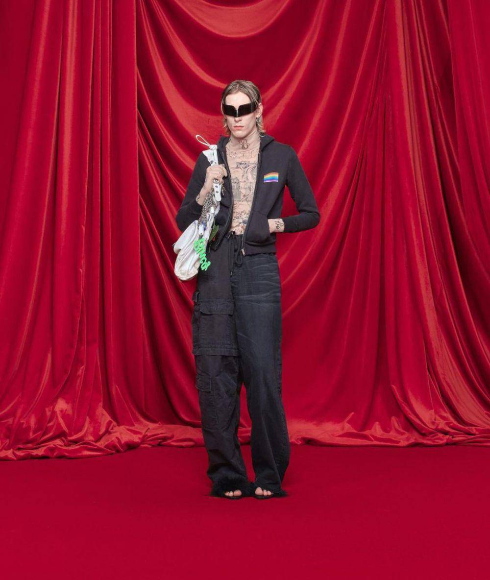 Koleksi Balenciaga di Paris Fashion Week 2023 (instagram.com/balenciaga)