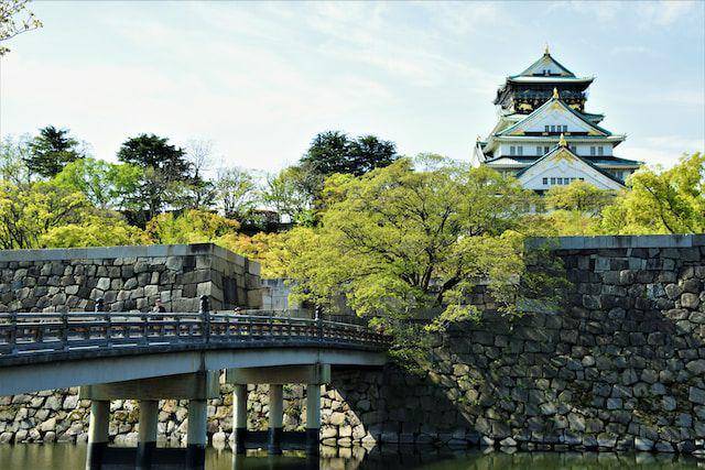Istana Osaka (unsplash.com/Jeremy Santana)