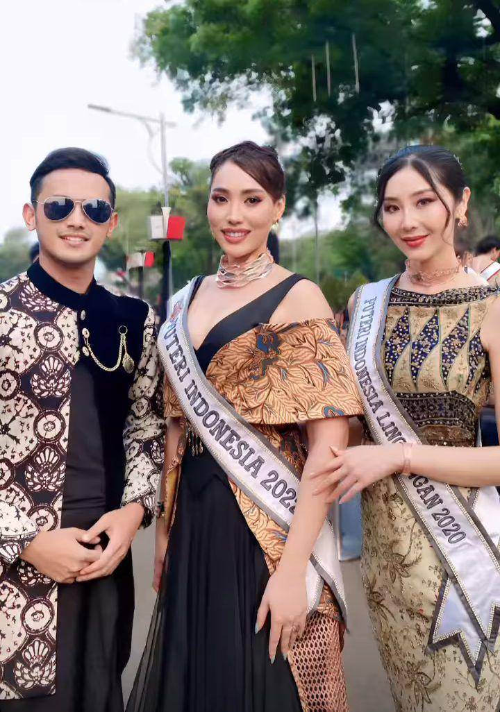 Potret Para Puteri Indonesia dan Miss Indonesia di Istana Berbatik (Instagram.com/officialputeriindonesia)