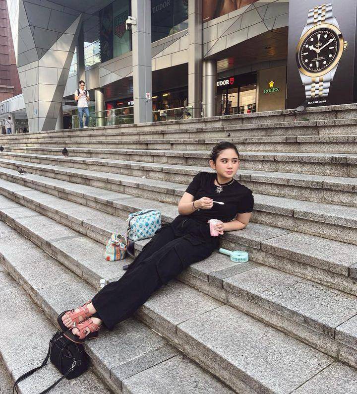 Gaya casual Tissa (Instagram.com/tissabiani)