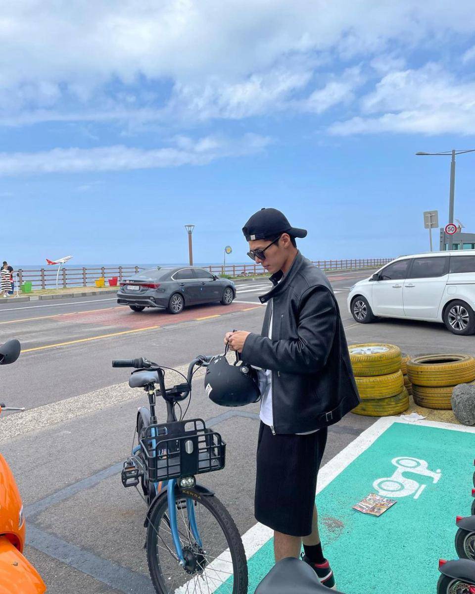Ryeoun (instagram.com/_ryeoun)