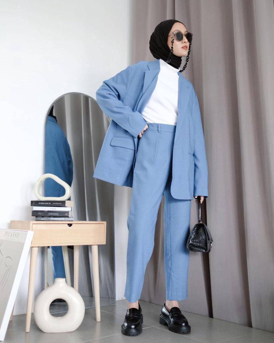 outfit ke kantor warna cerah ala Inas Rana (instagram.com/inasrana)