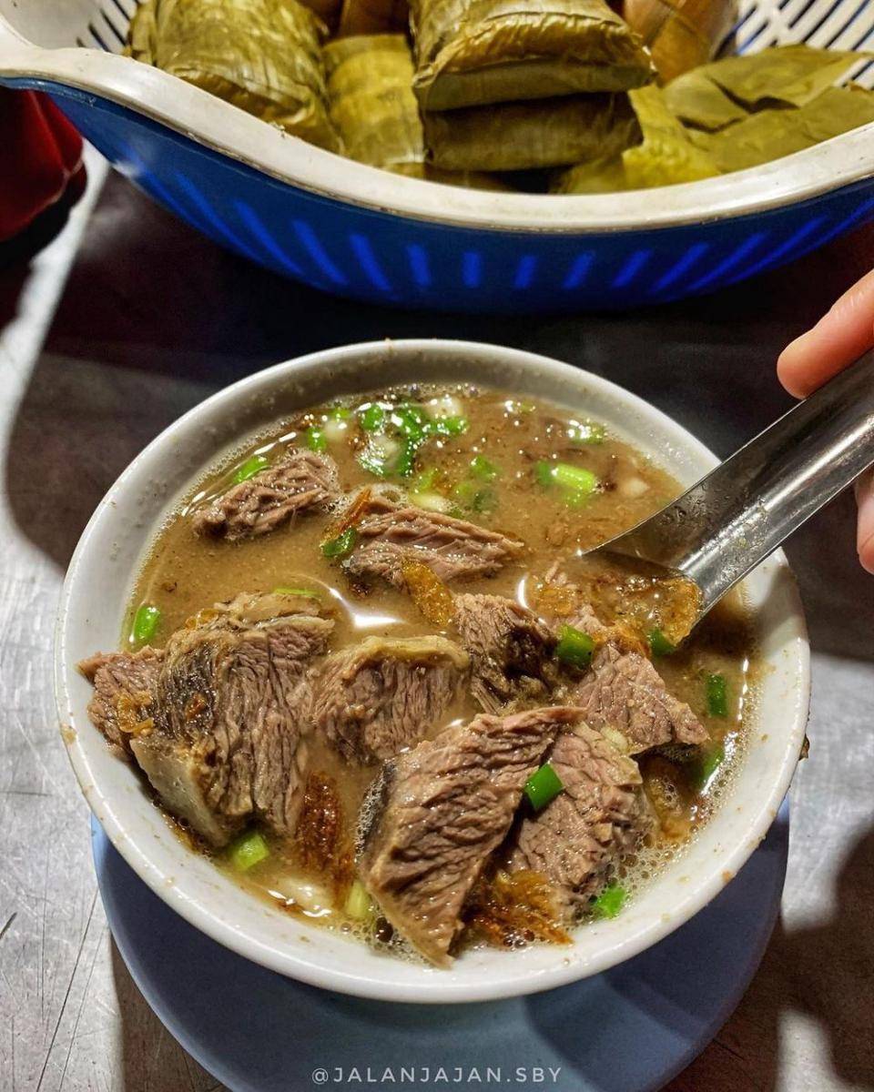 Coto Makasar Daeng Muchtar (Instagram.com/jalanjajan.sby)