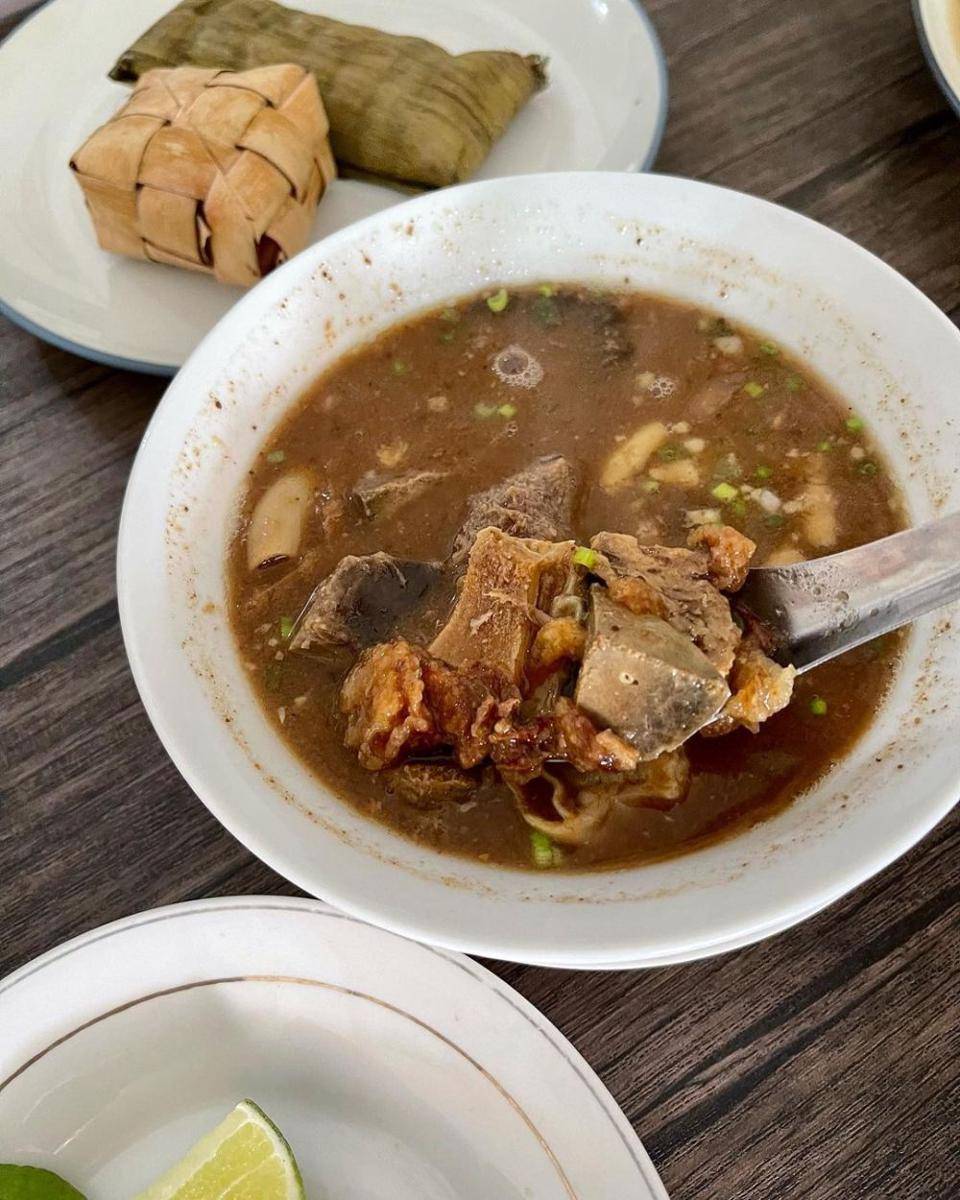 Coto Makassar Daeng Dalle (Instagram.com/jeannyjulia)
