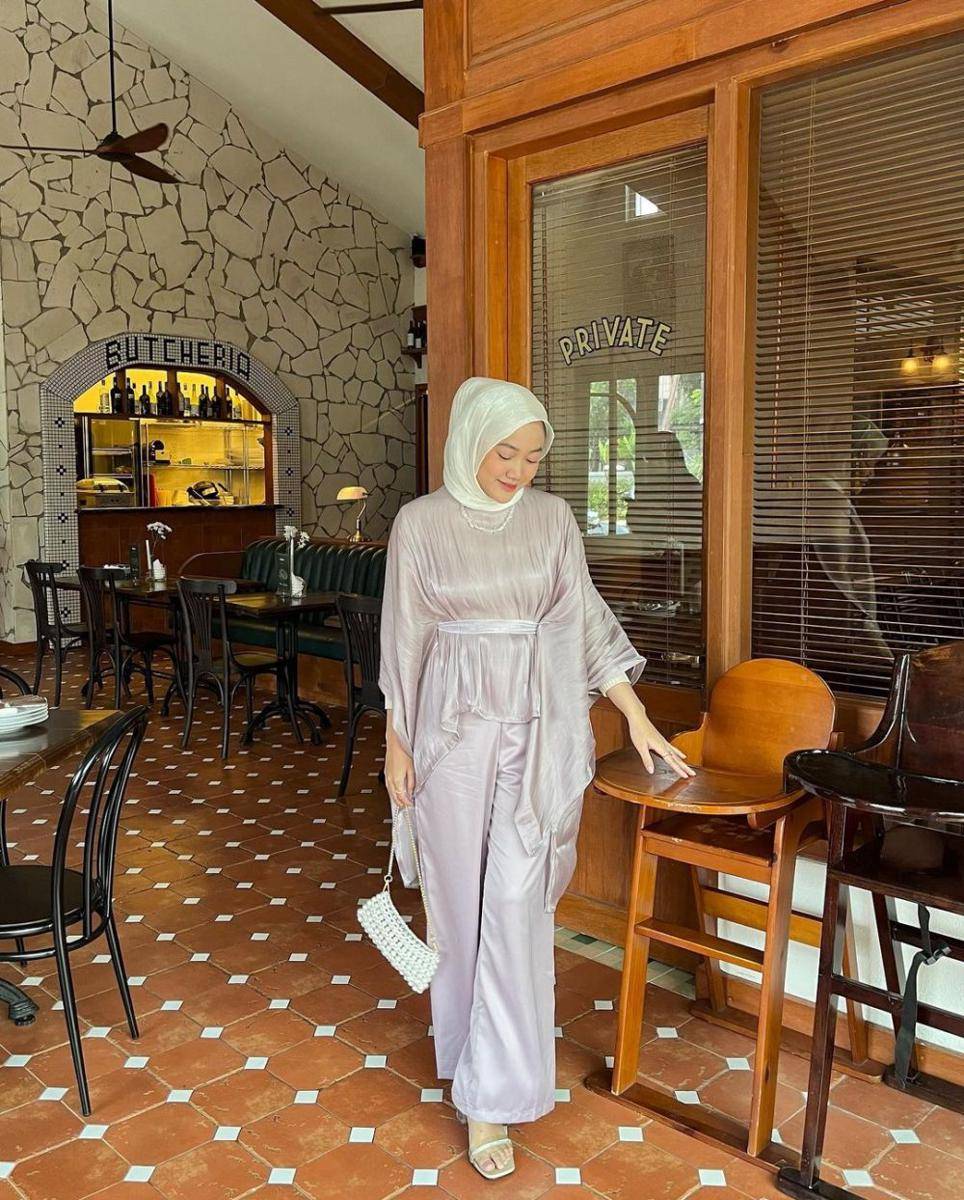 inspirasi OOTD ala Adinda Valda (instagram.com/adindavld)