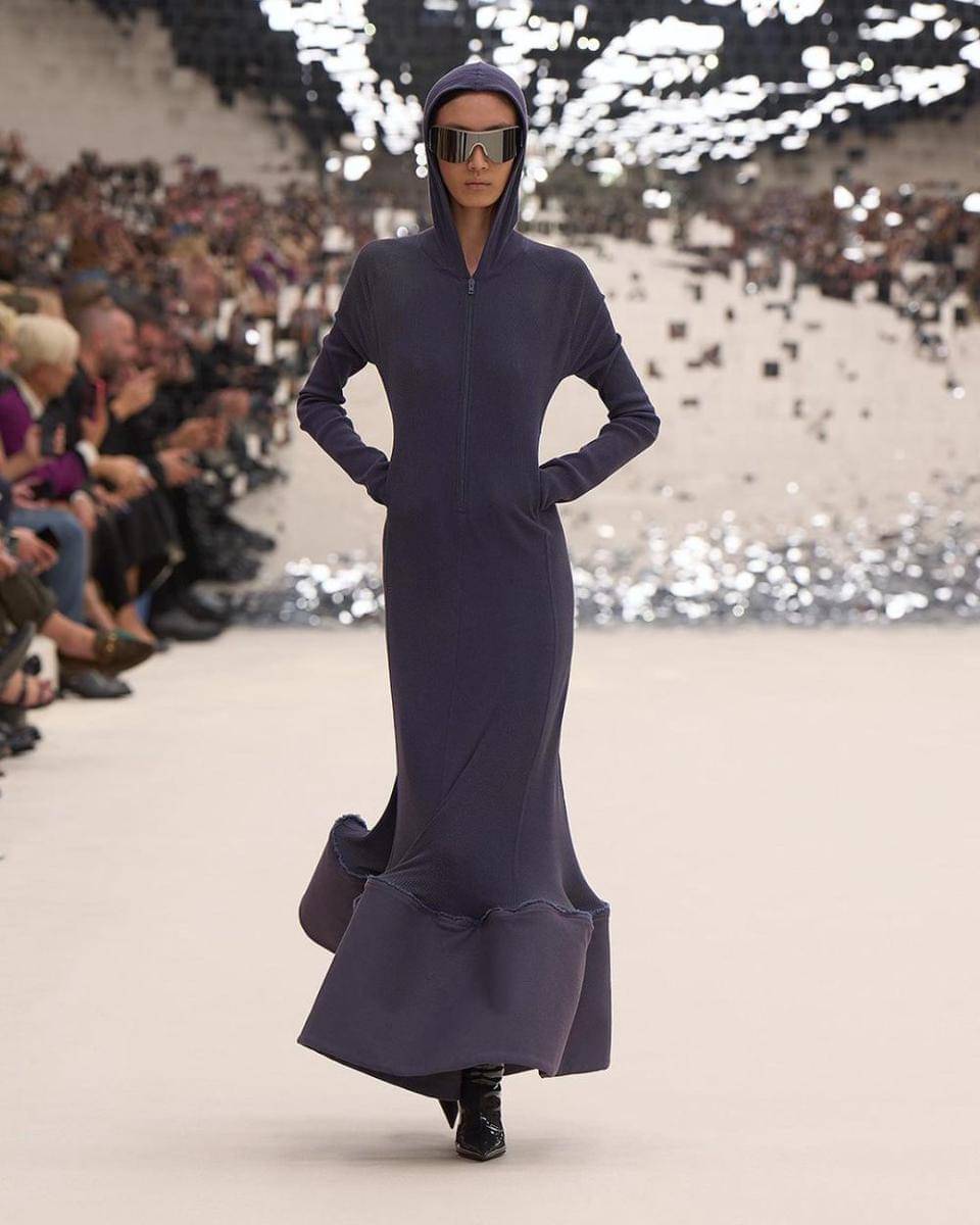 koleksi Acne Studios di Paris Fashion Week Spring Summer 2024 (instagram.com/acnestudios)
