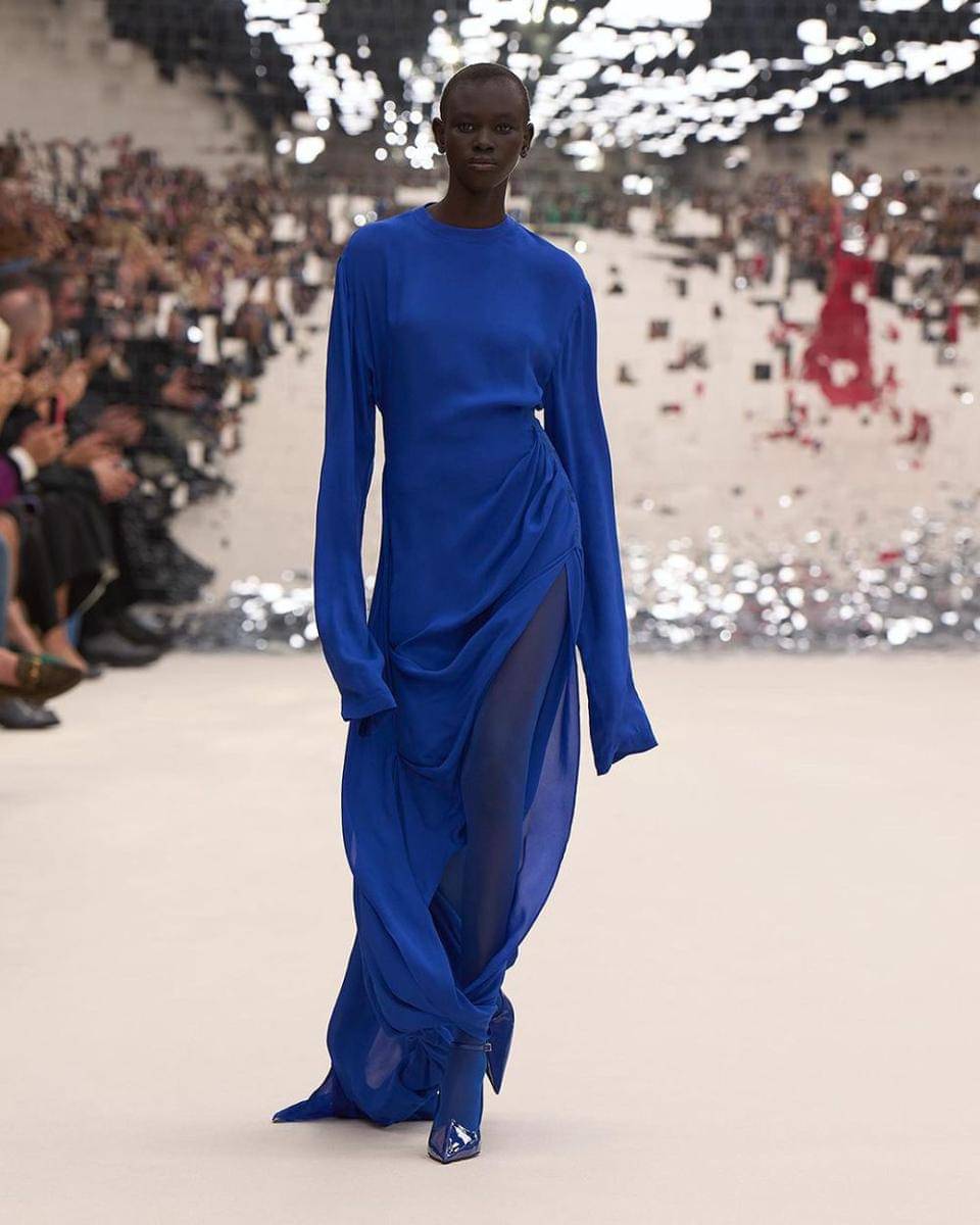 koleksi Acne Studios di Paris Fashion Week Spring Summer 2024 (instagram.com/acnestudios)
