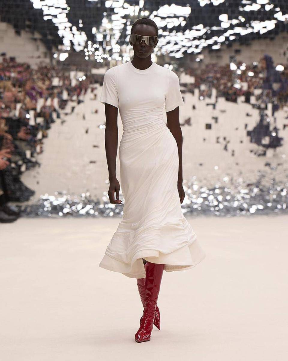 koleksi Acne Studios di Paris Fashion Week Spring Summer 2024 (instagram.com/acnestudios)