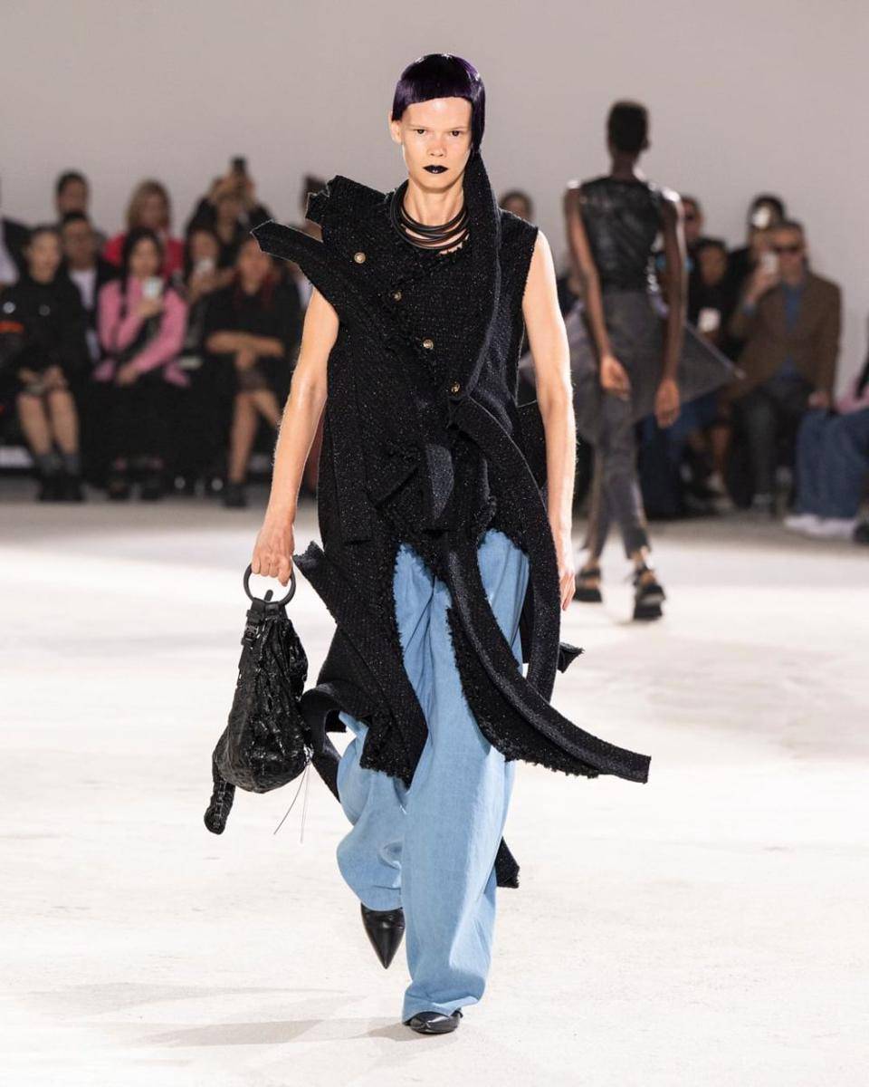Koleksi Junya Watanabe di Paris Fashion Week (instagram.com/junyawatanabe)