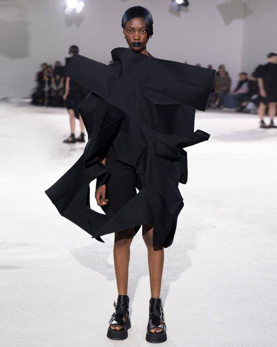 Koleksi Junya Watanabe di Paris Fashion Week (instagram.com/junyawatanabe)