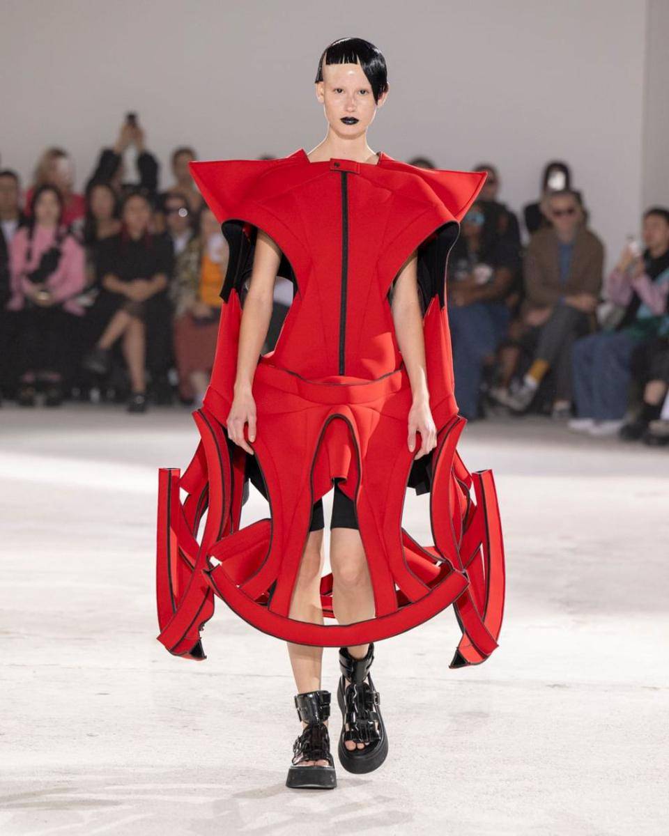 Koleksi Junya Watanabe di Paris Fashion Week (instagram.com/junyawatanabe)
