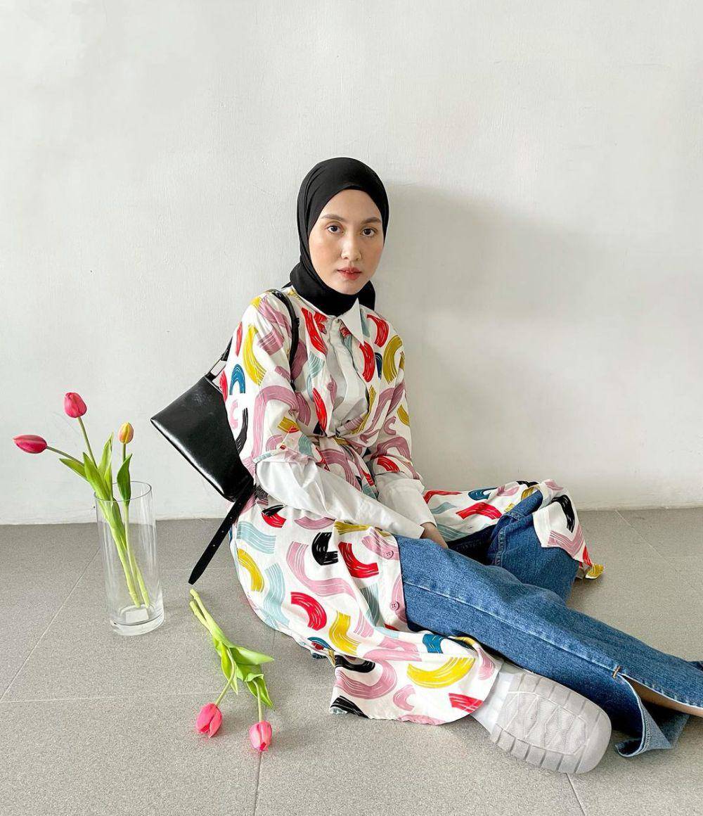 outfit ke kantor warna cerah ala Inas Rana (instagram.com/inasrana)