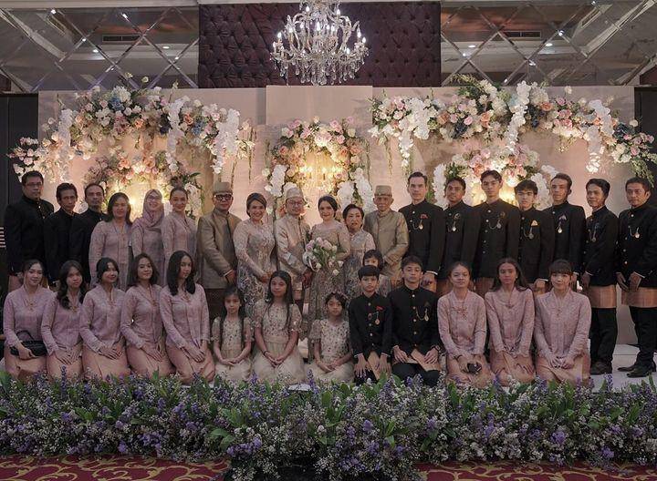 Syach bersaudara di pernikahan keponakan (Instagram.com/aryandasasha)