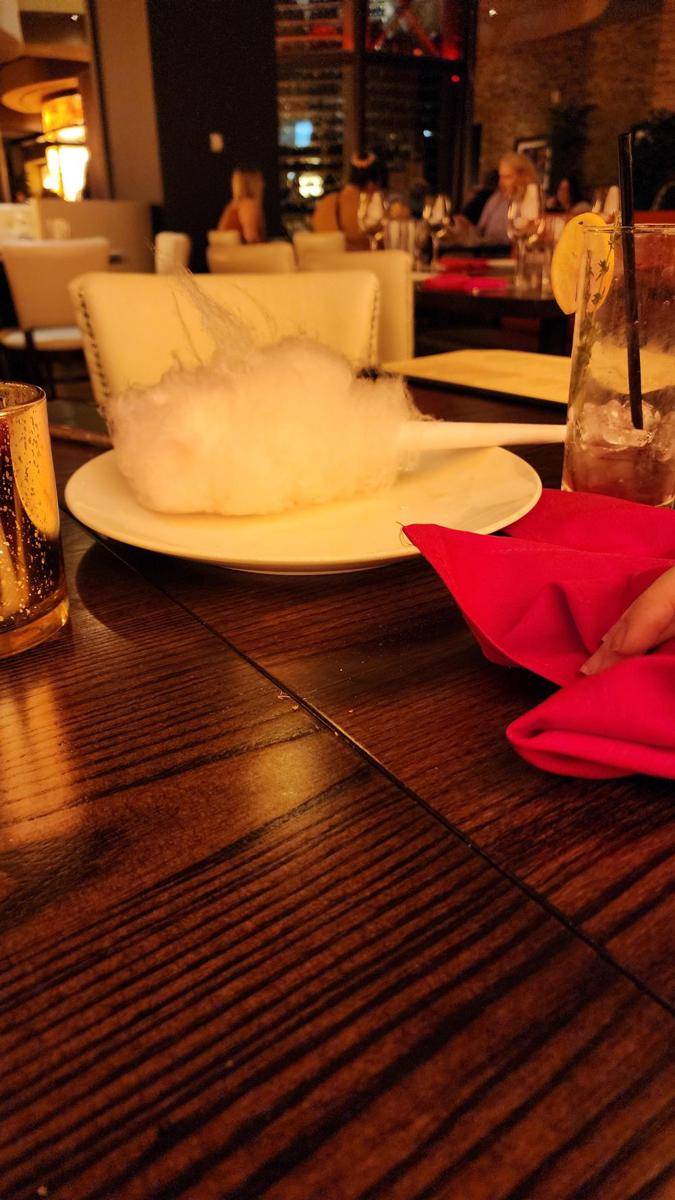 potret momen unik di restoran steak (reddit.com/user/Lionblaze10)