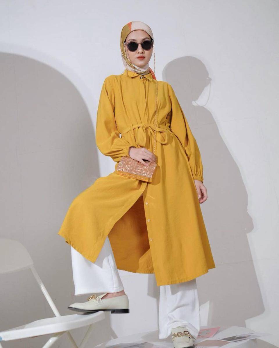 outfit ke kantor warna cerah ala Inas Rana (instagram.com/inasrana)