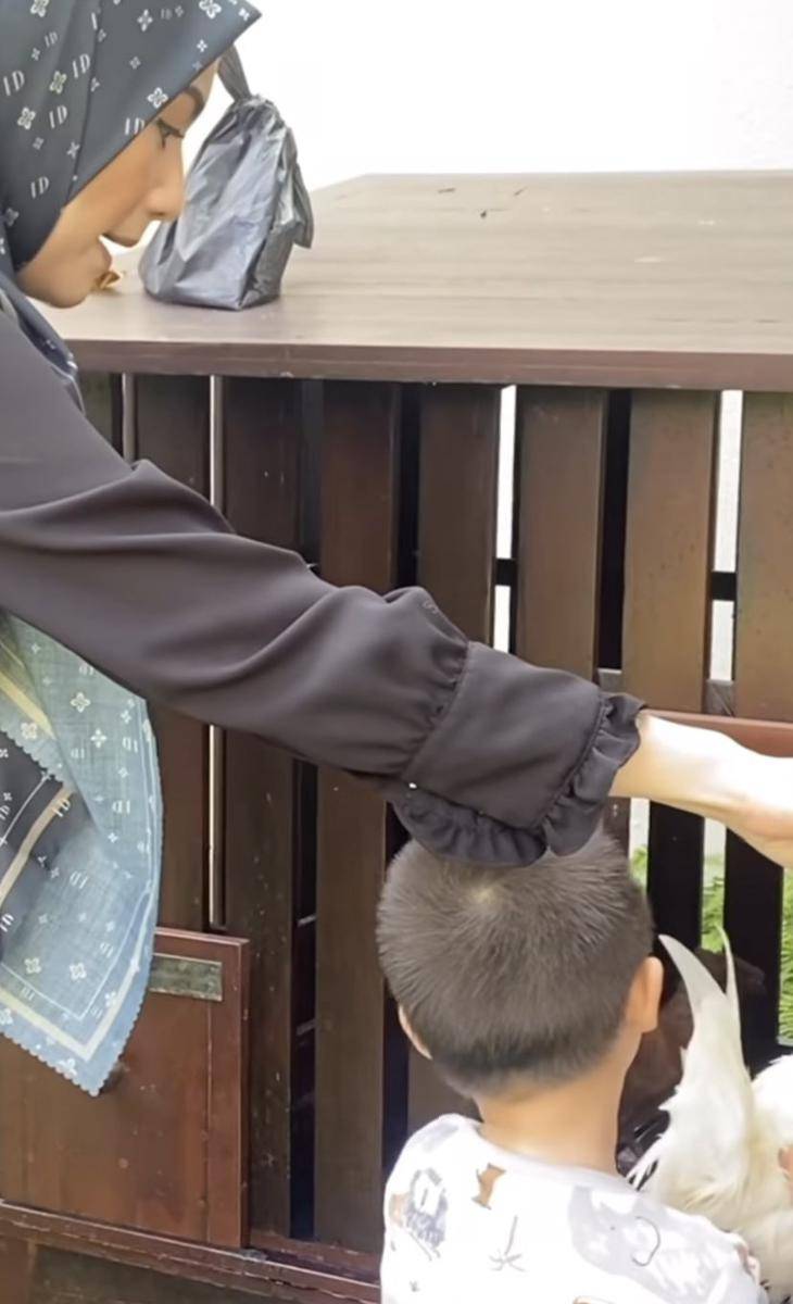 potret Athar, anak Citra Kirana yang lagi hobi pelihara ayam (Instagram.com/citraciki)