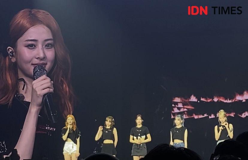FEARNOT Beri Yunjin Kejutan Ultah di Konser LE SSERAFIM di Jakarta
