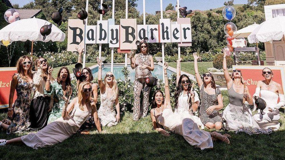 Baby Shower Kourtney Kardashian (instagram.com/kourtneykardash)