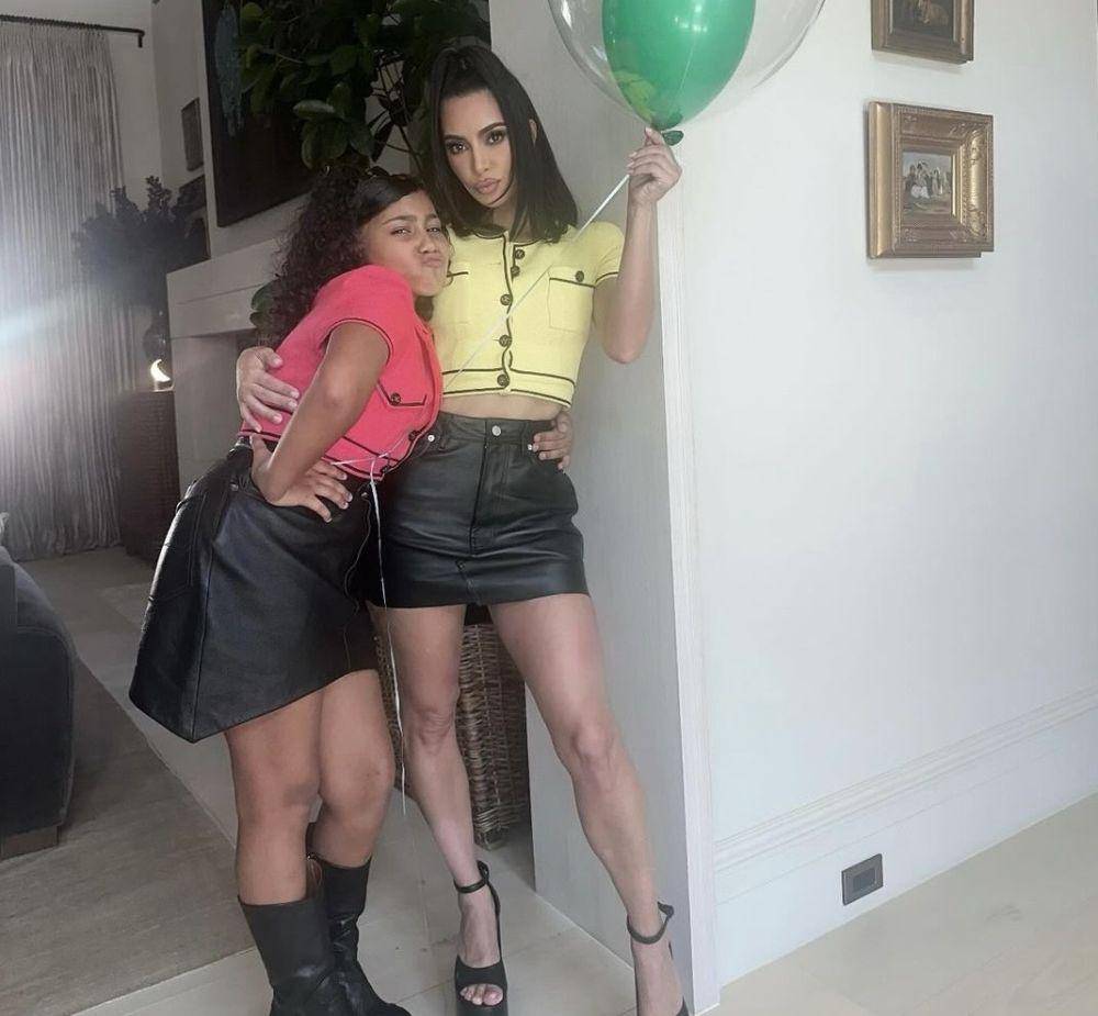 Kim Kardashian dan putrinya (instagram.com/kimkardashian)