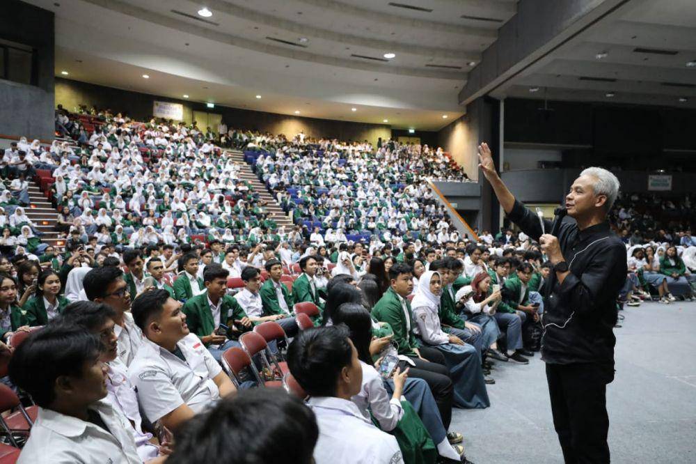 Ganjar Pranowo mengisi kuliah umum di Universitas Pasundan (Unpas), Bandung, Jawa Barat (IDN Times/Istimewa)