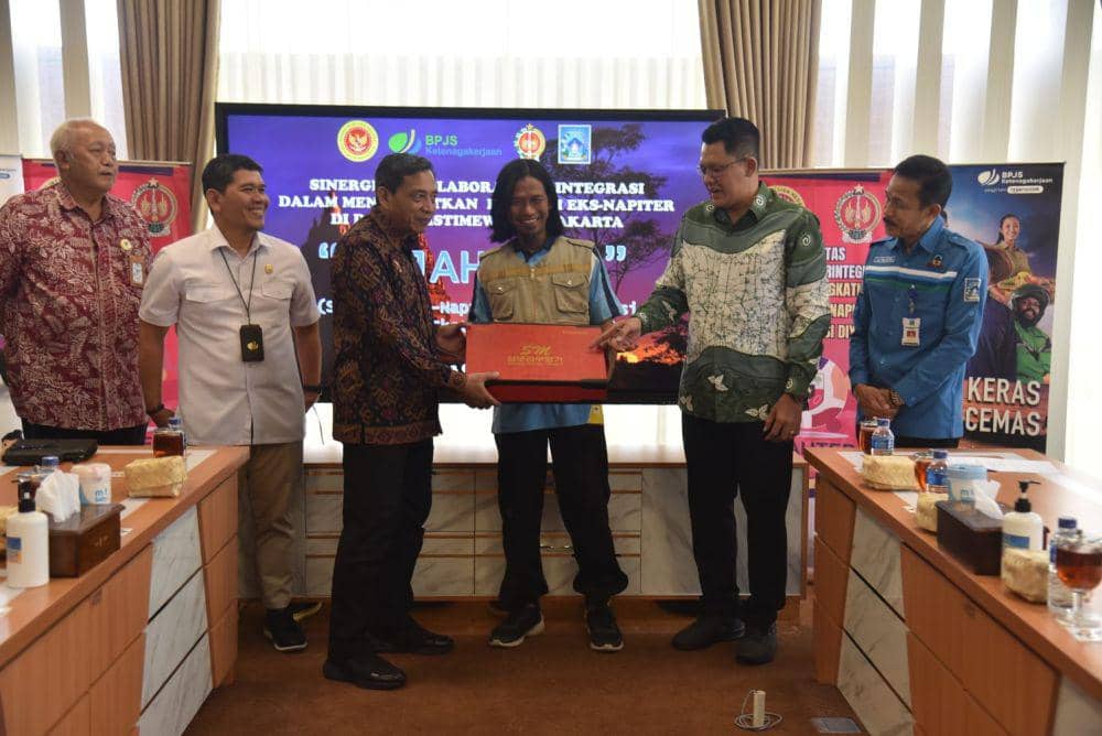 Penyerahan bantuan dari Pemkab Sleman untuk eks Napiter. (Dok. Istimewa)