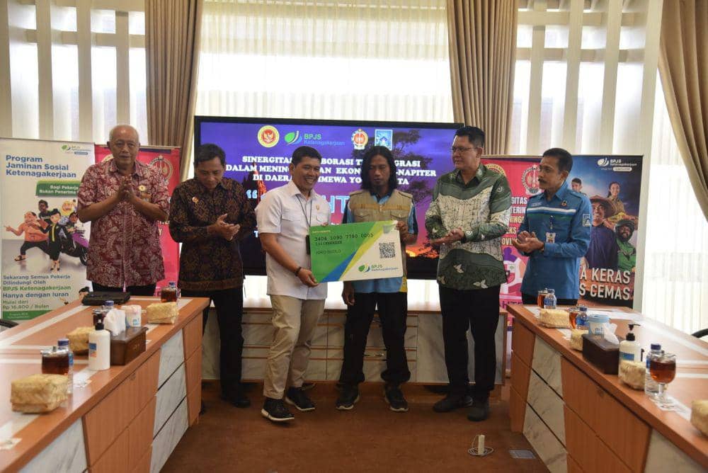 Penyerahan bantuan dari Pemkab Sleman untuk eks Napiter. (Dok. Istimewa)