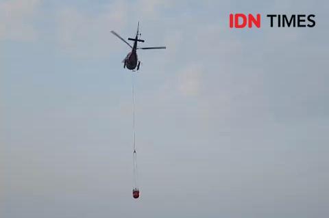 Pemadaman Karhutla Lawu Pakai Water Bombing, Terkendala Jarak Pandang