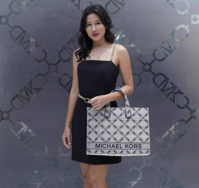 koleksi fit to body dress ala Shenina Cinnamon (instagram.com/shenacinnamon)