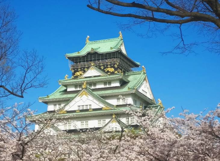 Osaka Castle (unsplash.com/Katharine Crompton)