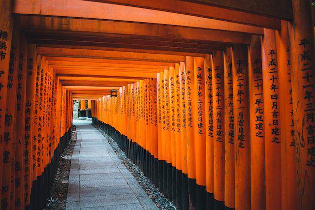 Kuil Fushimi Inari Taisha (unsplash.com/Roméo A.)