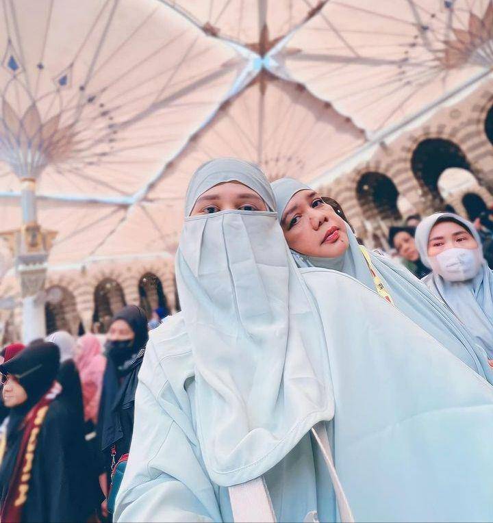 Roger umrah bawa anak (Instagram.com/cutratumeyriska)