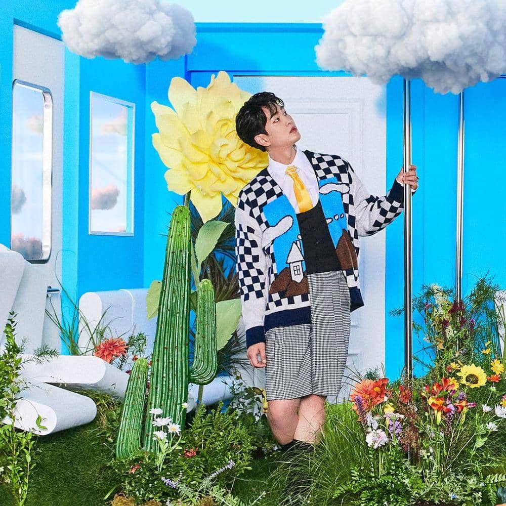 short pants ala Taemin SHINee (instagram.com/shinee)