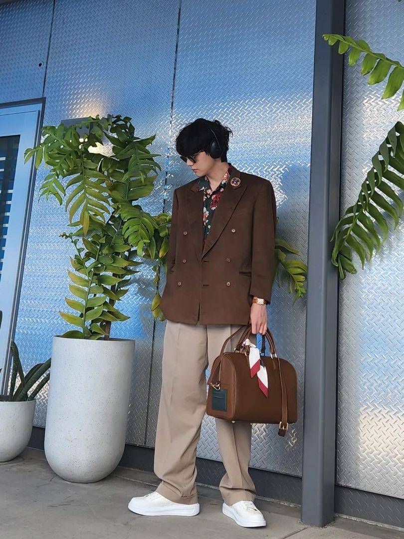 potret V BTS (instagram.com/thv)