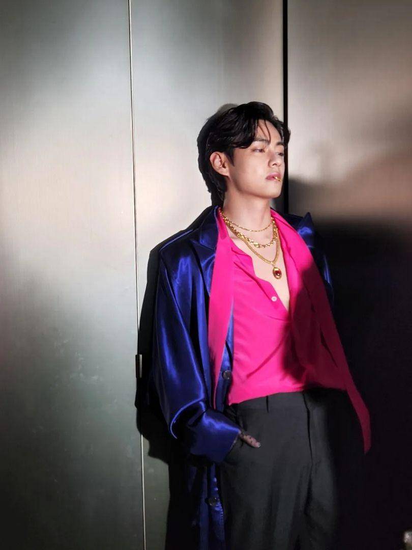 potret V BTS (instagram.com/thv)