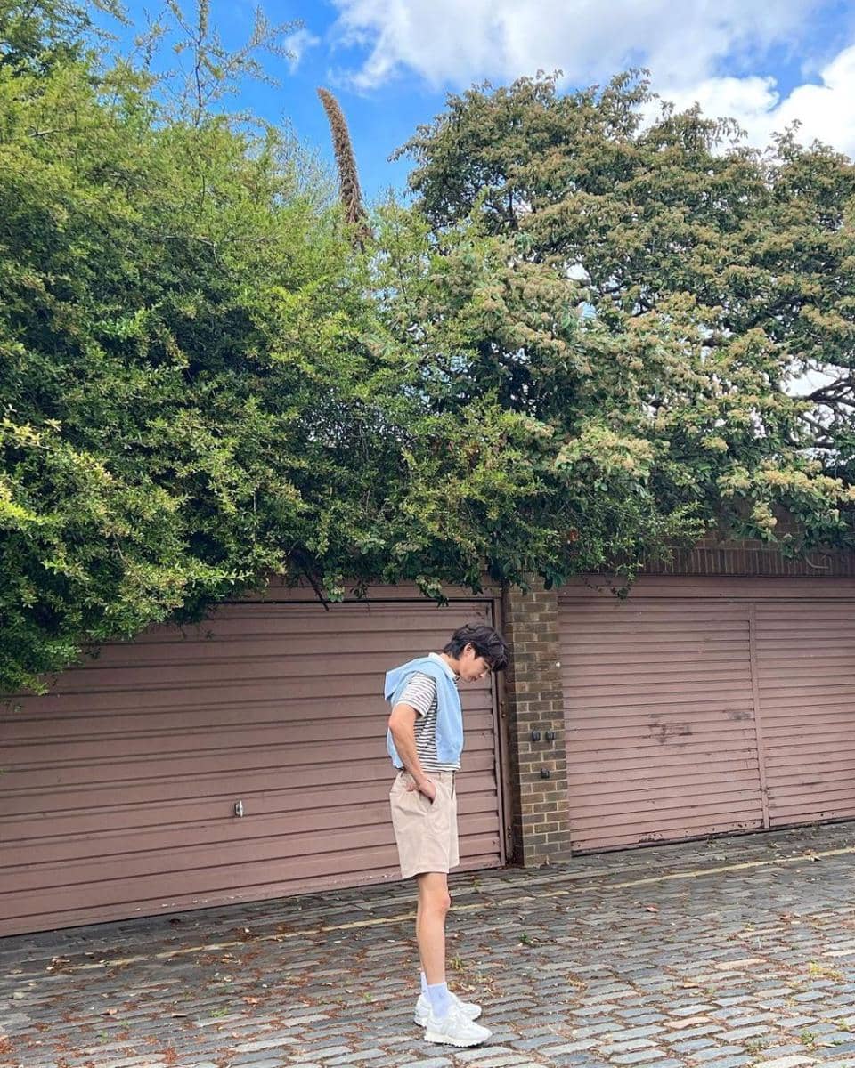 short pants ala Minho SHINee (instagram.com/choiminho_1209)