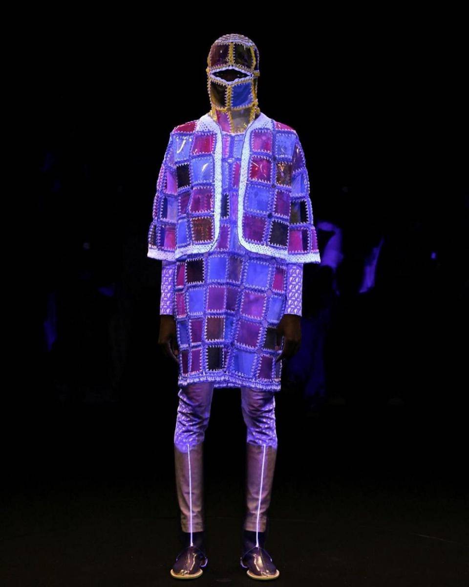 Koleksi Invisible dari ANREALAGE di Paris Fashion Week (instagram.com/anrealage_official)