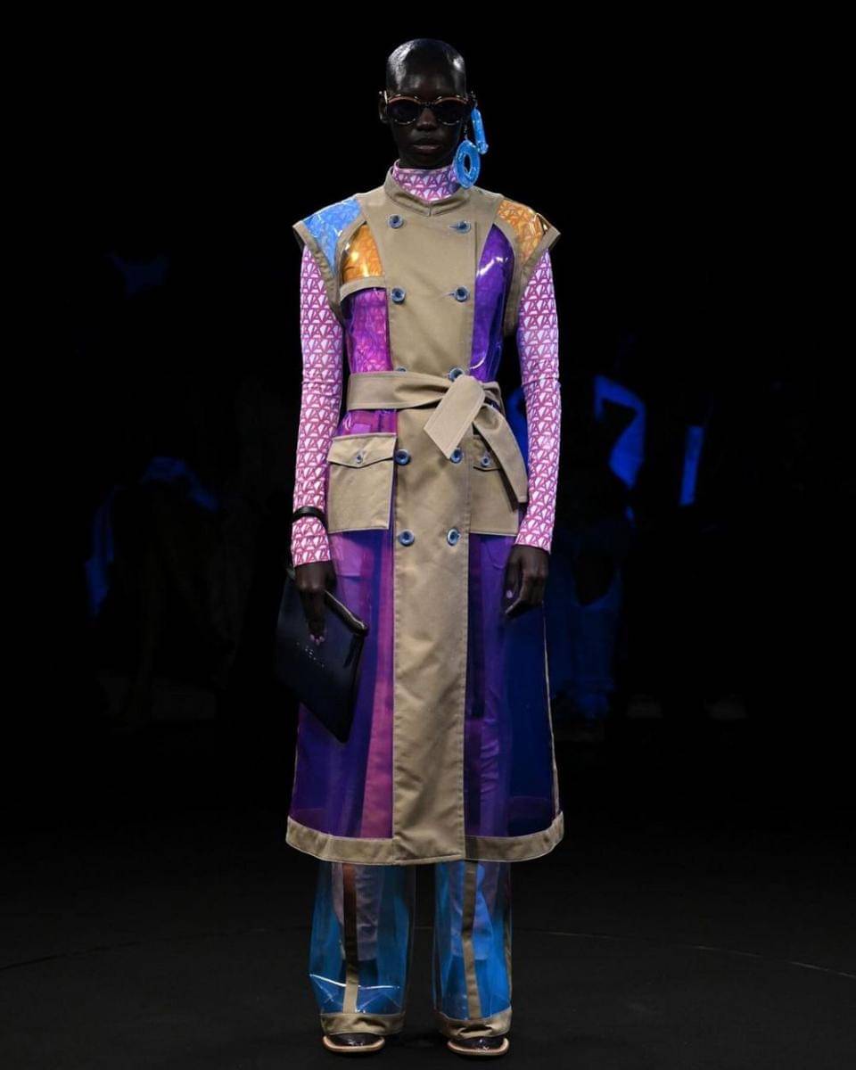 Koleksi Invisible dari ANREALAGE di Paris Fashion Week (instagram.com/anrealage_official)