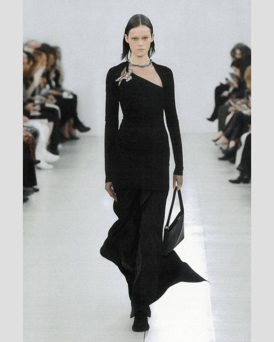 Koleksi Heliot Emil di Paris Fashion Week (instagram.com/heliot_emil)