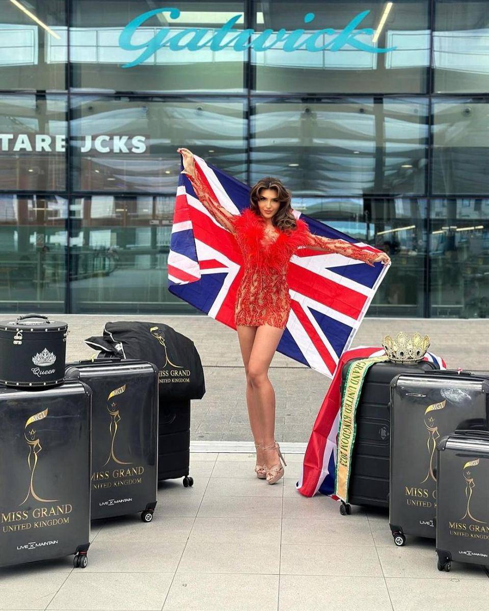 Potret Finalis Miss Grand International 2023 Berangkat ke Vietnam (Instagram.com/chloe.eb)