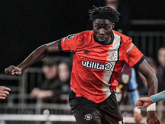 Elijah Adebayo (instagram.com/lutontown)